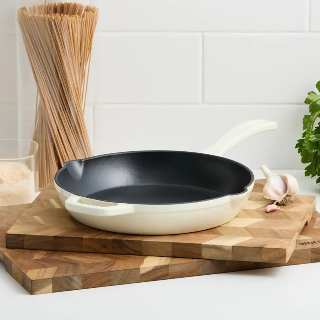 Wolstead Endure+ Enamel Cast Iron Frypan 25cm | Ivory | All Stovetops KWH Av8Store