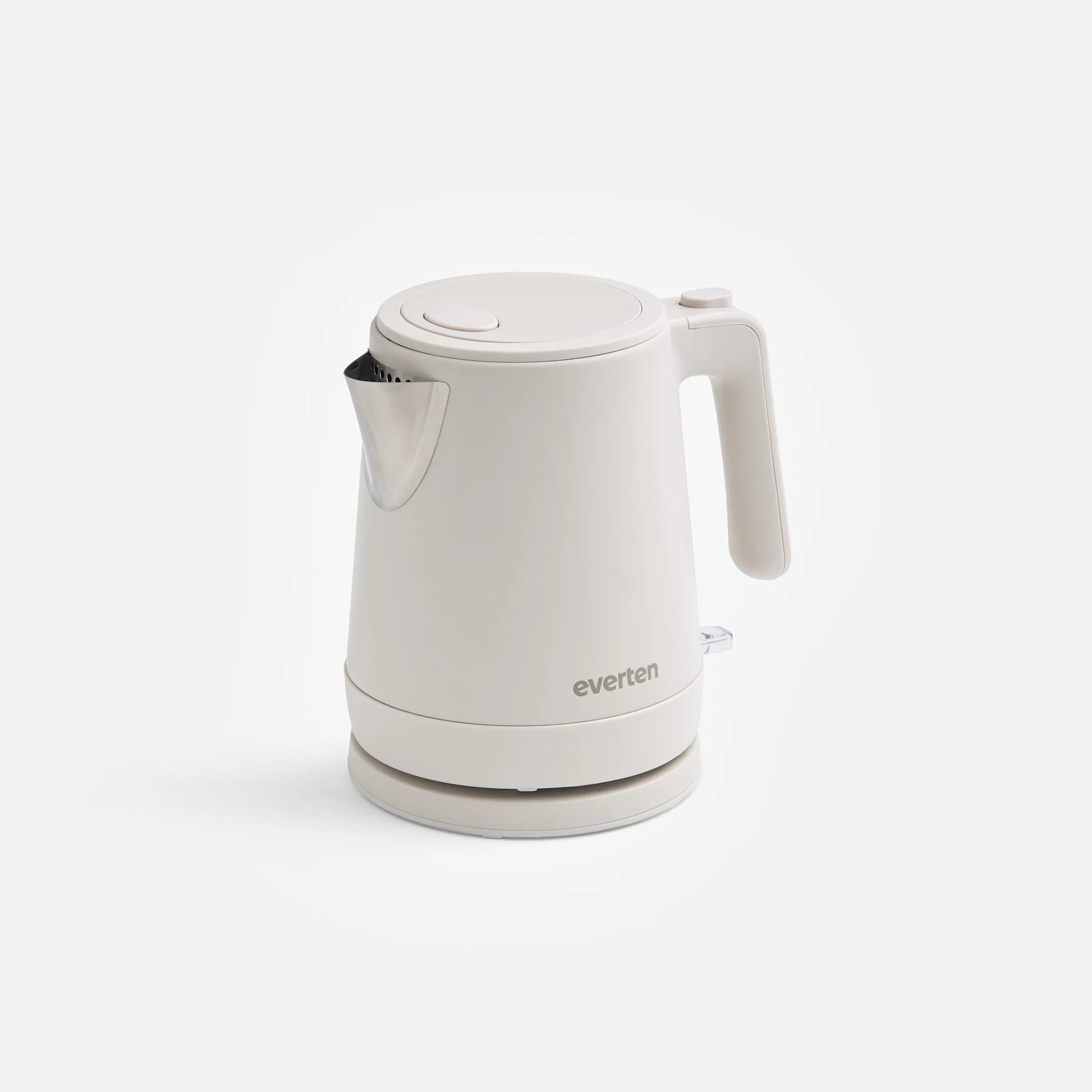 White electric kettle with 'everten' branding on a white background