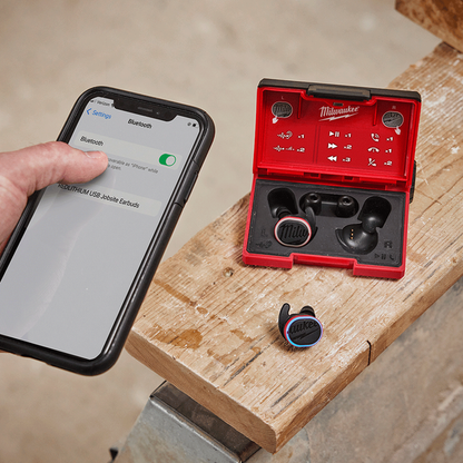 Milwaukee L4RLEPB301 headphones charging case in use