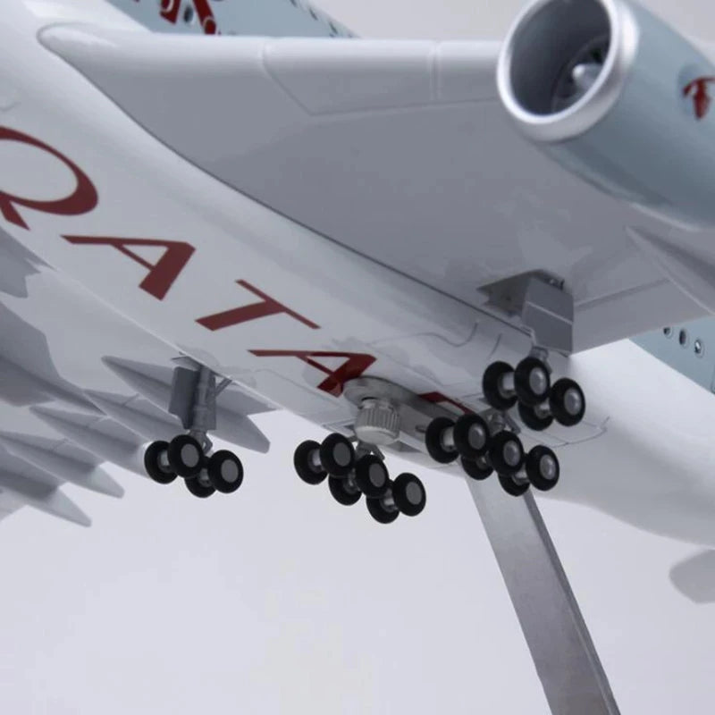 1/160 Scale A380 Qatar Airways Die-Cast Airplane Model 45.5cm – LED & Wheels