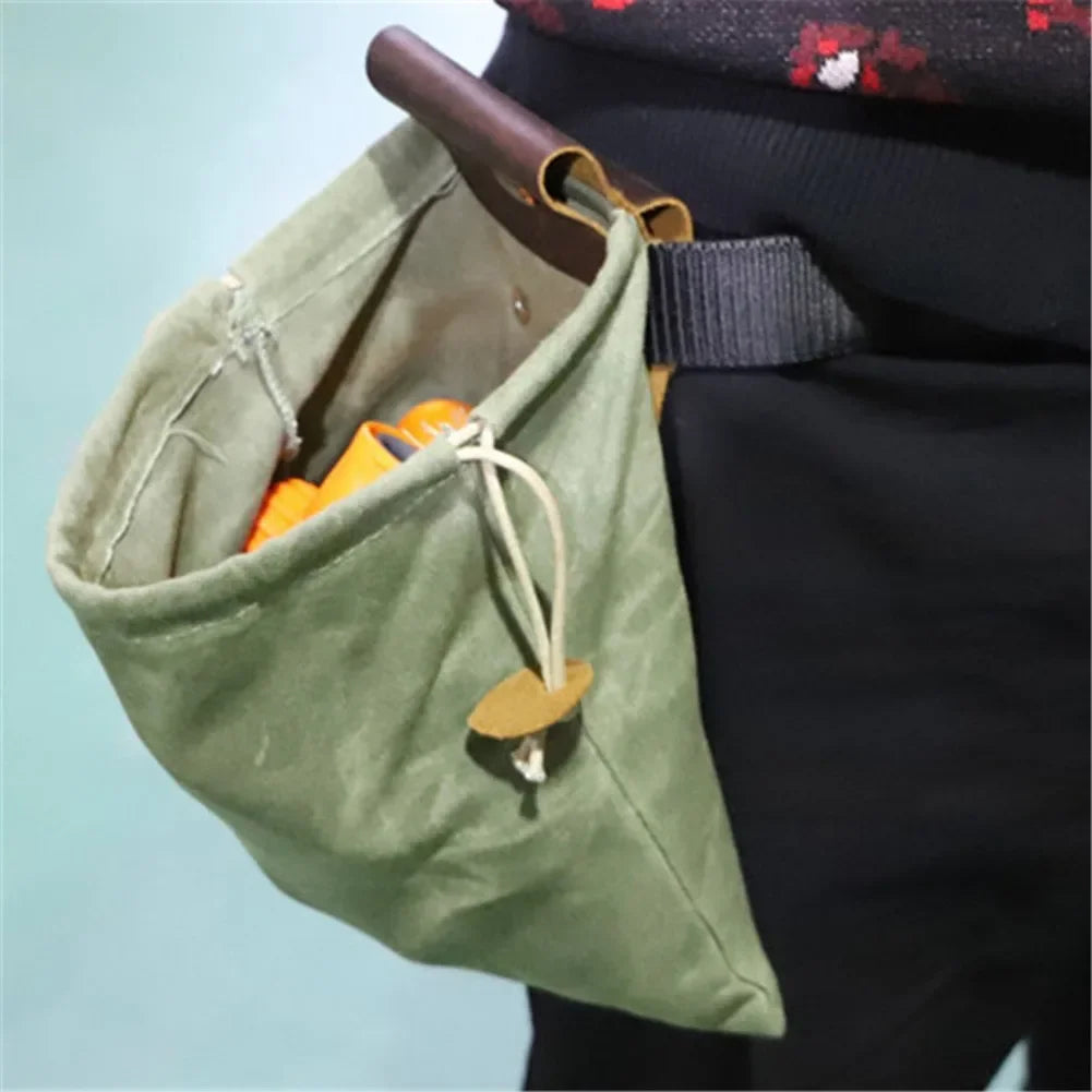 Foraging bag worn on belt for berry picking