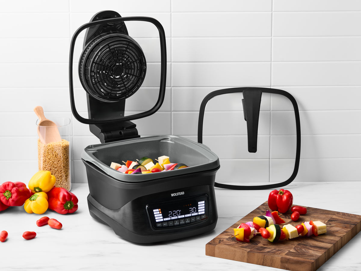 Wolstead Cookmaster 14-in-1 Multi Cooker Air Fryer 8L in use