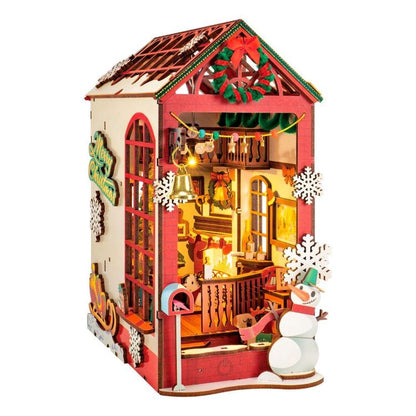 Robotime Rolife Christmas Indoor Scene Book Nook assembled